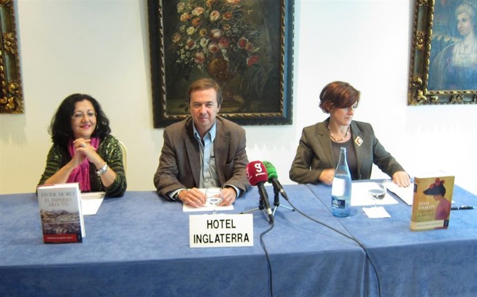 Javier Moro E Inma Chacón, Ganador Y Finalista Del Planeta, Visitan Sevilla