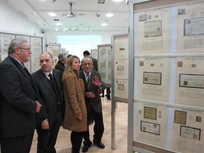 Nevado En La Exposición De Filatelia