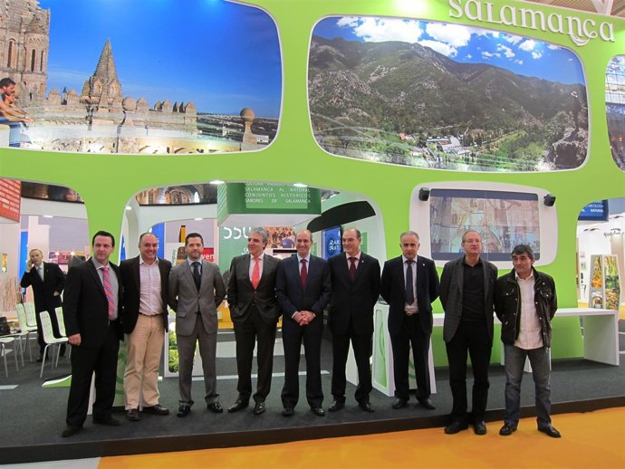 Expositor De La Diputación De Salamanca En Intur