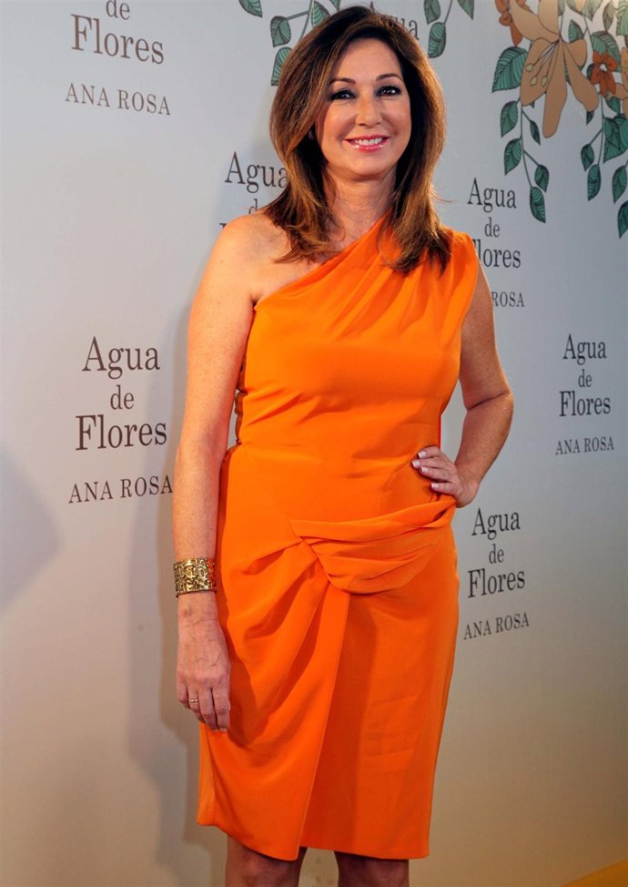 Ana Rosa Presentando Su Nueva Fragancia