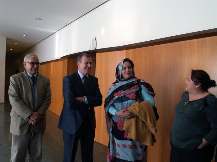 Cosculluela Con Ministra Saharaui
