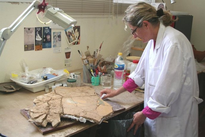 La Restauradora Del Museo De La Vila Joiosa, María José Velásquez,