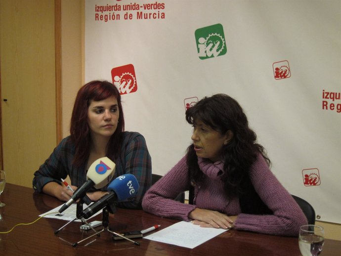 Lucía Martínez, (Izq) Y Victoria Rodríguez (Dcha) 