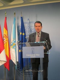 Caballero reconoce a Blanco como "el ministro que más apoyó a Vigo en su historia" y cree que "debería seguir"