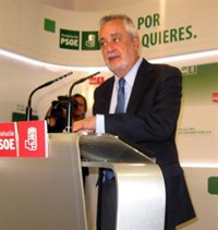 Griñán afirma que ningún dirigente, en un congreso del PSOE "libre", puede imponer un candidato a ningún delegado