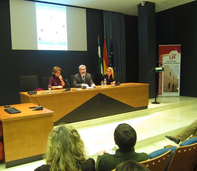 Antonio Ávila Clausura Las Jornadas 'Los Retos De La UE' En En La US