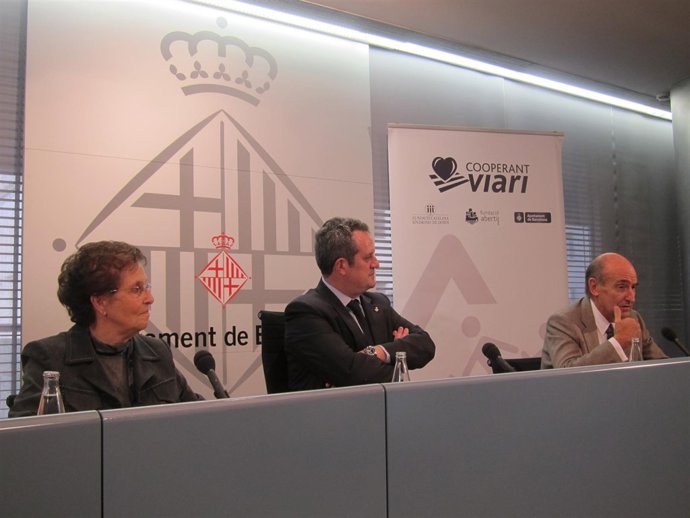 Montse Trueta (Fed.S.Down), Joaquim Forn (Teniente Alc.) Y Miquel Roca (Abertis)