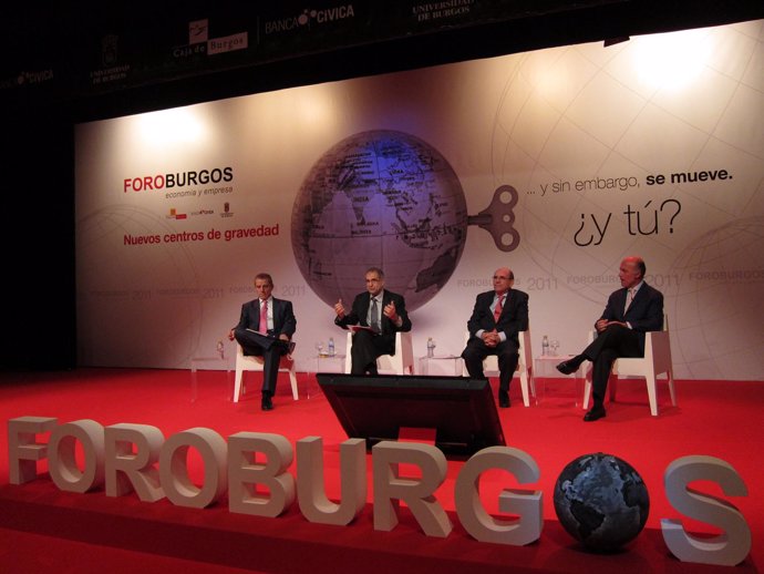 Mesa Redonda 'Reflexiones Sobre Una Crisis' En Foroburgos