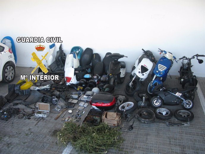 Material intervenido a detenidos por robos en Vigo, Baiona y otros