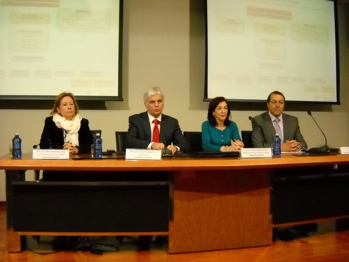 José Miguel Pérez Y Margarita Ramos (Ambos En El Centro)