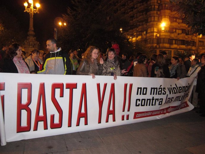 Manifestación Contra La Violencia De Género En Santander