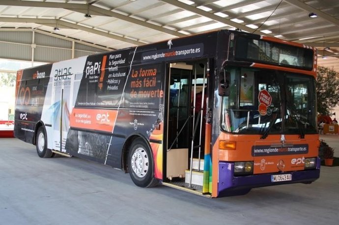 Aula Bus De La Entidad Pública Del Transporte (EPT)