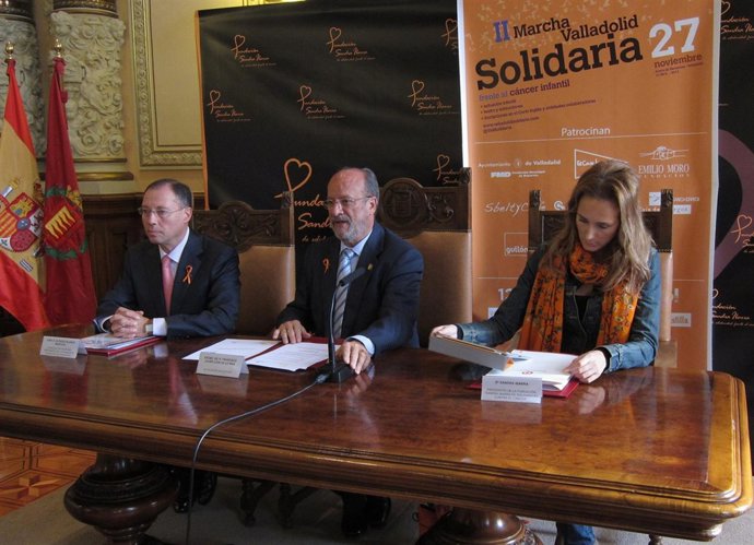 Alfredo Blanco,Francisco Javier León De La Riva Y Sandra Ibarra