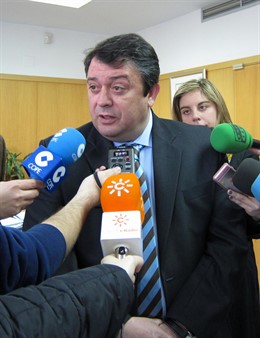 El Delegado Provincial De Huelva, Eduardo Muñoz, Ante Los Medios.