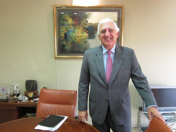 El Presidente De La CEA, Santiago Herrero