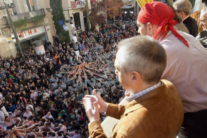 Pilares De Duelo Por La Mujer Muerta En Terrassa