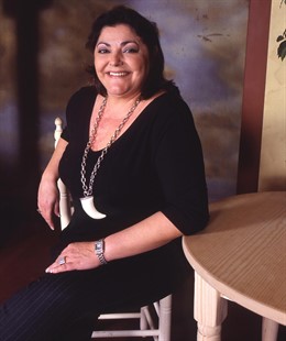 La cantante Charo Reina posando