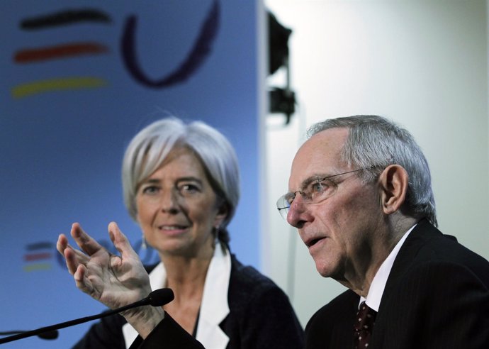 Los ministros de economia Lagarde y Wolfgang Schauble