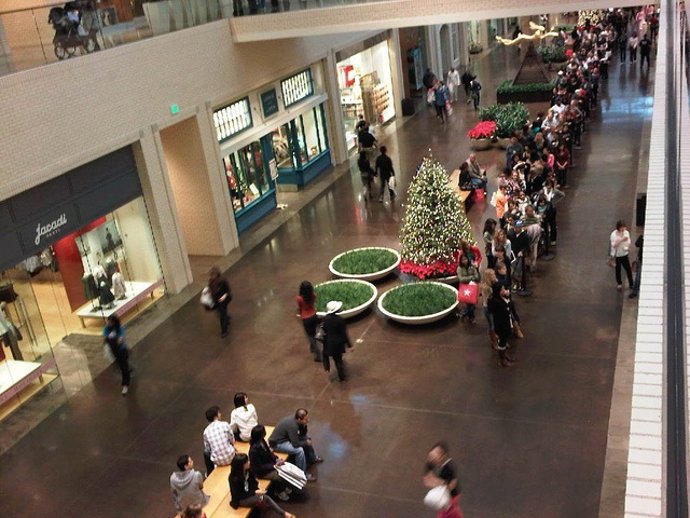 Imagen Gente En El Centro Comercial