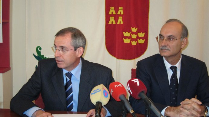 Manuel Marcos, De La Consejería De Educación Y Luis Navarro, Del Consejo Escolar