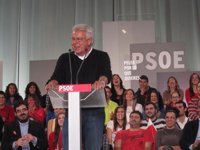 Felipe González dice que un catalán puede liderar el PSOE pero "primero que sea bueno"