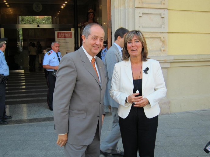 Conseller Puig Y Alcaldesa N.Marín