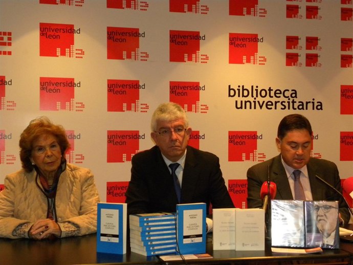 Úrsula Rodríguez, José Ángel Hermida Y Martín Marcos Martínez Durante El Acto 