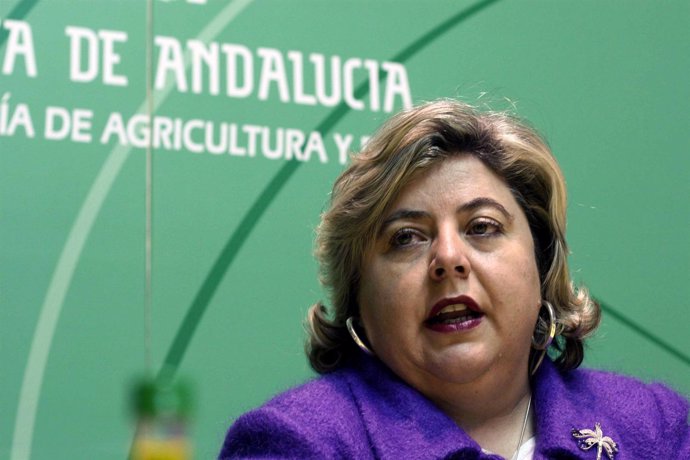 La Consejera De Agricultura Y Pesca, Clara Aguilera.
