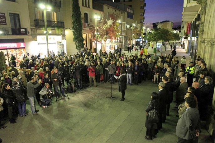 Minuto De Silencio Por El Crimen De Terrassa