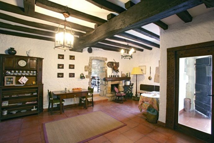 Casa Arotzenea