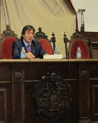 La USAL señala que la institución salmantina es "dueña y señora de sí misma" frente a las fusiones