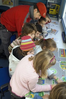 Parque Infantil De Tráfico Celebrado Por Policía Foral.