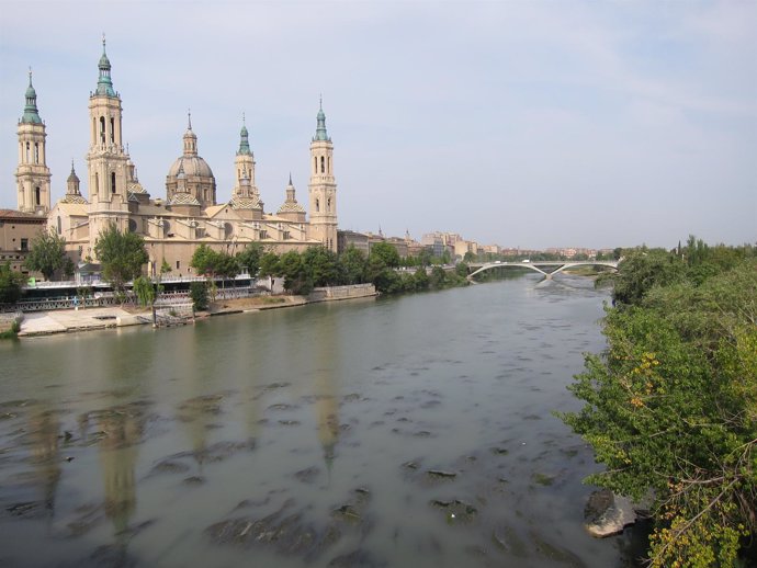 Río Ebro A Su Paso Por Zaragoza
