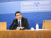 PSOE-A respeta la decisión de Peñalver y asegura que el partido tiene gente "capacitada" para asumir esa tarea