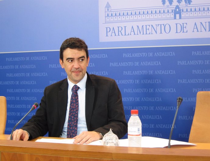 Mario Jiménez, en rueda de prensa