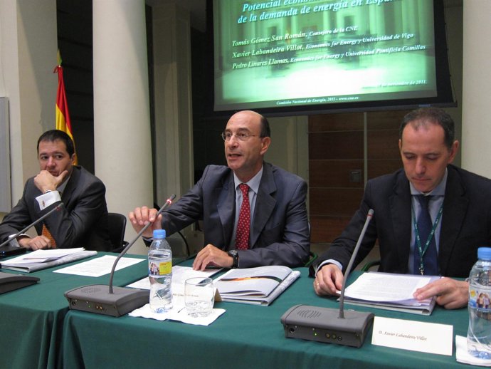 Tomás Gómez Presenta El Estudio Sobre Eficiencia Energética
