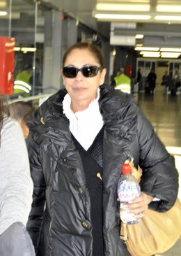 Isabel Pantoja En El Aeropuerto De Gran Canaria 
