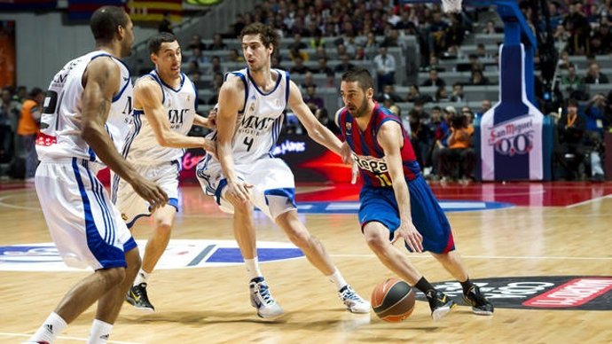Navarro En Una Jugada De La Final De Copa Del Rey 2011