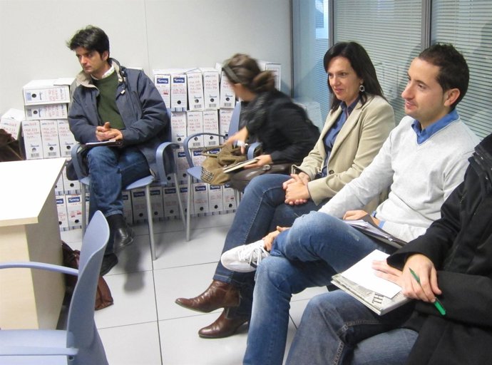 Martínez (En El Centro) Antes De Declarar, Rodeada Por Periodistas