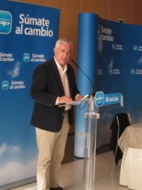 Arenas pronostica que "no va a cuajar" la estrategia del PSOE-A de buscar confrontación con Rajoy antes de las andaluzas