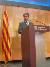 El Govern loa a los empleados públicos el día antes de empezar a negociar el recorte de su sueldo