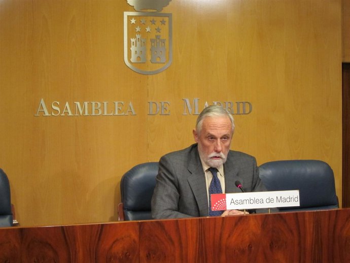 Luis De Velasco En Rueda De Prensa