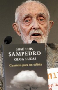 Sampedro, "contento" y "agradecido" tras ser galardonado con el Premio Nacional de las Letras 2011