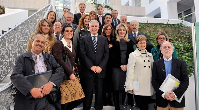 Menacho Antes De Presidir El Pleno Del Consejo De Comunidades