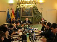 Caunedo acepta las disculpas de González de Mesa tras insultarse y amenazarse al finalizar el pleno