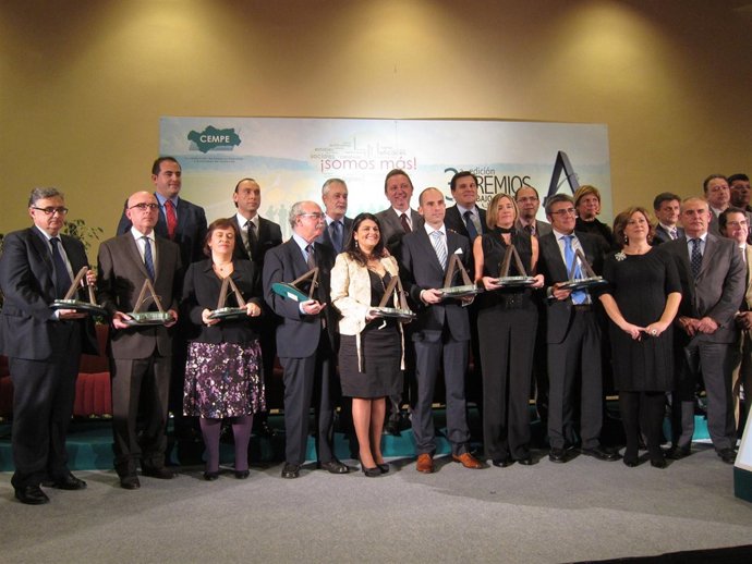 Griñán Junto A Los Premiados.