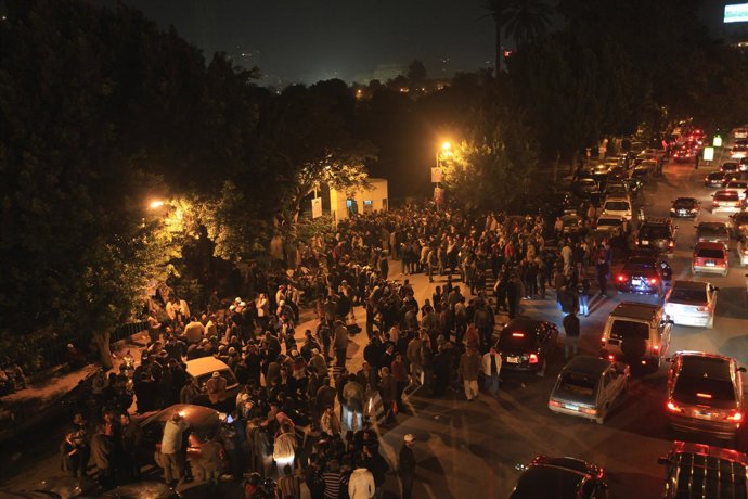 Enfrentamientos En La Plaza Tahrir Tras El Segundo Día Electoral