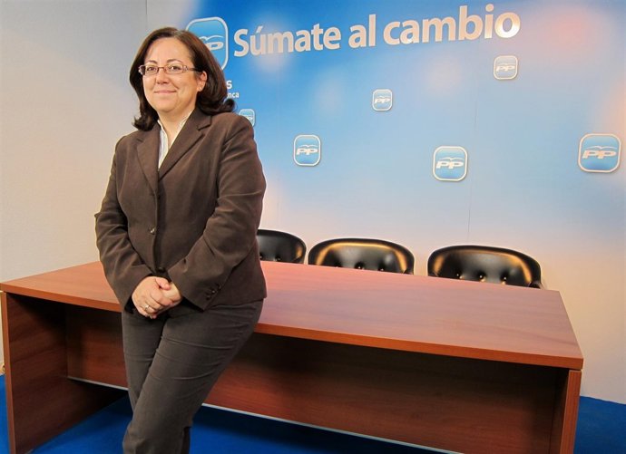 La Diputada Electa María Jesús Moro En La Sede Del PP En Salamanca