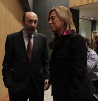 El Grupo Parlamentario Socialista aprueba que Rubalcaba sea su presidente hasta febrero