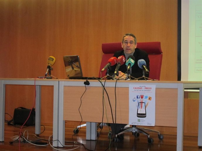 Unión De Consumidores De Galicia Presenta Estudios Sobre Operadores